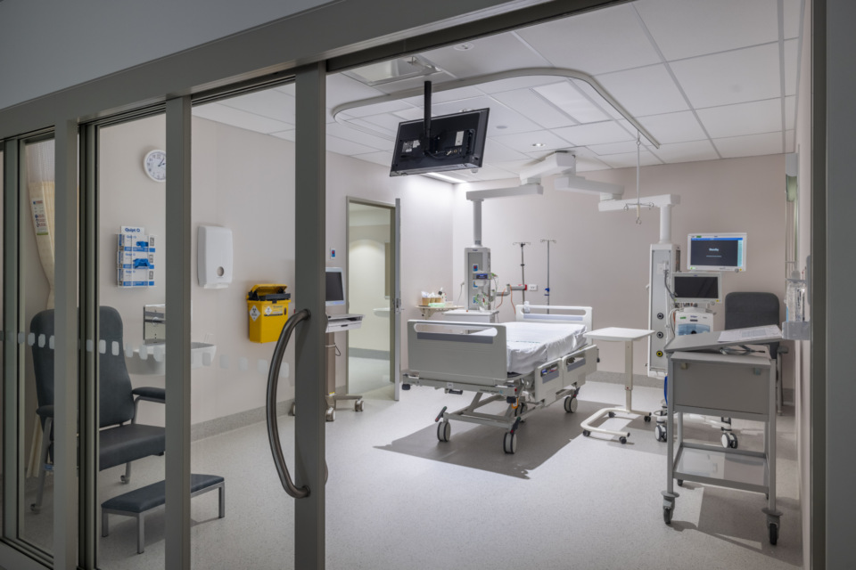 10 state-of the art digital operating theatres, each around 55 square metres, designed for familiarity and flexibility, enabling a wide range of procedures.
